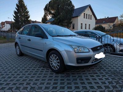 Silber Gebraucht 2006 Ford Focus Limousine | 2.500 € (Etwas zu teuer)