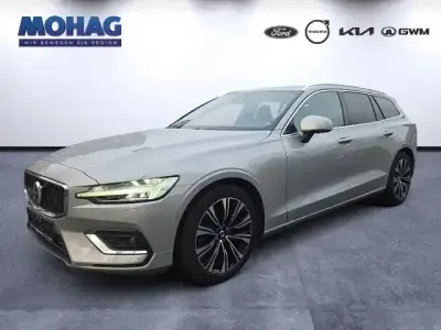 Usado Volvo V60 Plus 197 HP (144 kW) 2023 Prateado Carrinha