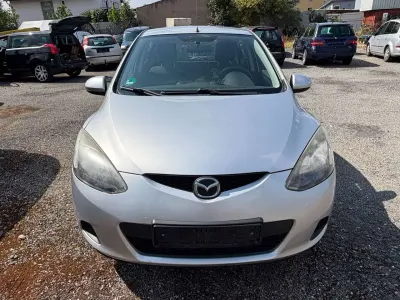 Gebraucht Mazda 2 Independence 75 PS (55 kW) 2009 Silber Kleinwagen