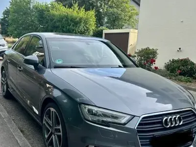 Gebraucht Audi A3 Sport 116 PS (85 kW) 2017 Grau Limousine