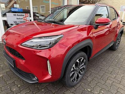 Neu Toyota Yaris Cross Style 131 PS (96 kW) 2026 Rot SUV