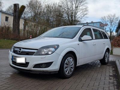 Usata Opel Astra Selection 116 CV (85 kW) 2011 Bianco Station wagon