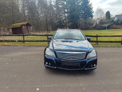 Gebraucht Mercedes C220 Avantgarde 170 PS (125 kW) 2011 Blau Limousine