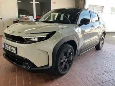 Neu Toyota Urban Cruiser Lounge 135 kW (184 PS) 2026 Weiß SUV
