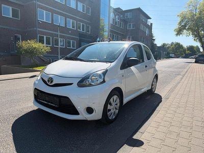 Usata Toyota Aygo Basis 68 CV (50 kW) 2012 Bianco Utilitaria