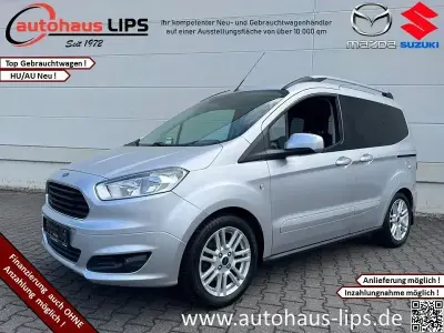 Gebraucht Ford Tourneo Courier Titanium 101 PS (74 kW) 2017 Polarsilber metallic Van / Kleinbus