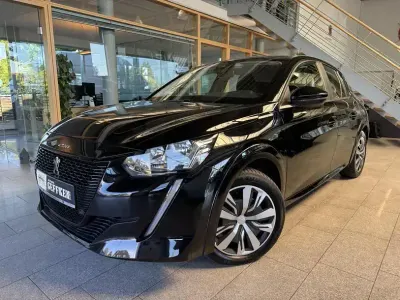 Gebraucht Peugeot e-208 Active 100 kW (136 PS) 2022 Schwarz perlanera Kleinwagen