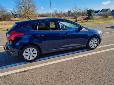 Gebraucht Ford Focus Trend 101 PS (74 kW) 2014 Blau Limousine