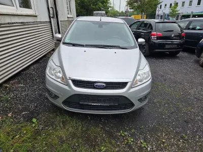 Używany Ford Focus Style 101 KM (74 kW) 2009 Srebrny Sedan/Limuzyna
