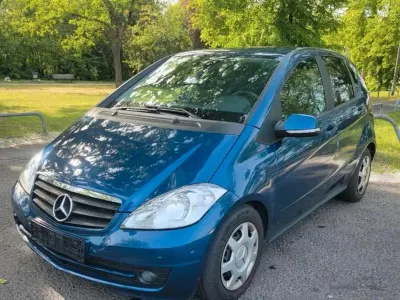 Gebraucht Mercedes A180 109 PS (80 kW) 2011 Blau Kleinwagen