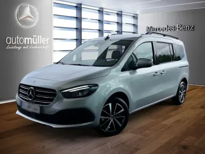 Gebraucht Mercedes T180 131 PS (96 kW) 2026 Silber Van / Kleinbus