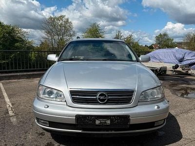 Usado Opel Omega 150 HP (110 kW) 2001 Prateado Carrinha