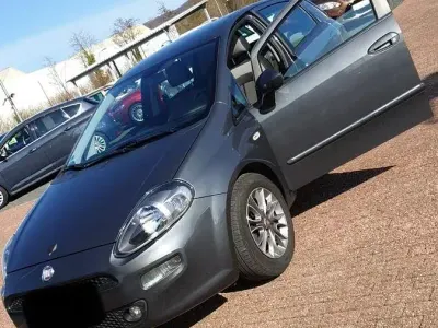 Gebraucht Fiat Grande Punto 105 PS (77 kW) 2012 Grau Kleinwagen