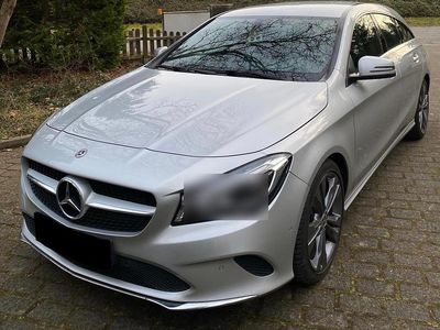 Gebraucht Mercedes CLA180 Shooting Brake 109 PS (80 kW) 2018 Silber Kombi
