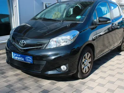 Gebraucht Toyota Yaris Executive 99 PS (72 kW) 2014 Schwarz Kleinwagen