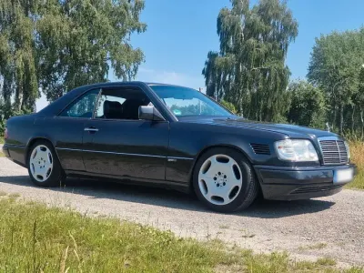 Gebraucht Mercedes 230 136 PS (100 kW) 1991 Schwarz Coupé