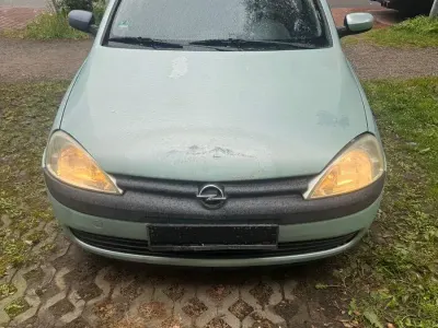Używany Opel Corsa 75 KM (55 kW) 2002 Zielony Hatchback
