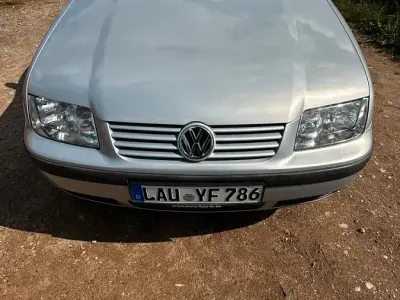 Gebraucht VW Bora 75 PS (55 kW) 2000 Silber Limousine