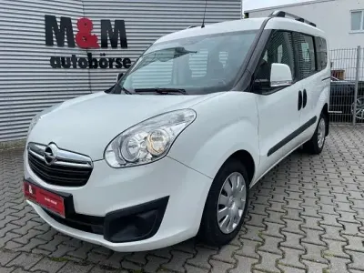 Gebraucht Opel Combo Edition 95 PS (69 kW) 2016 Weiß Van / Kleinbus