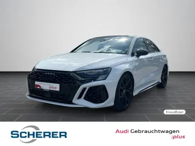 Gebraucht Audi RS3 Ambiente 400 PS (294 kW) 2024 Gletscherweiß metallic Limousine