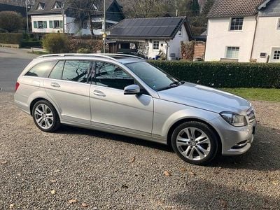Gebraucht Mercedes C180 156 PS (114 kW) 2014 Schwarz Kombi