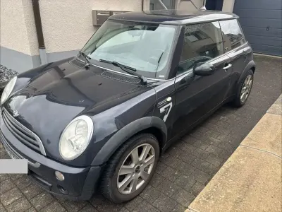 Begagnad Mini ONE Seven 90 HK (66 kW) 2006 Svart Halvkombi