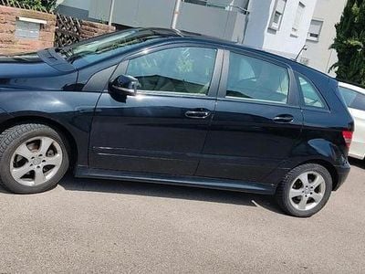 Mercedes B200