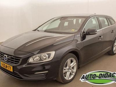 Gebraucht Volvo V60 215 PS (158 kW) 2015 Schwarz Kombi