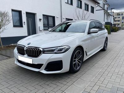 Gebraucht BMW 520 M Sport 190 PS (139 kW) 2021 Weiß Kombi