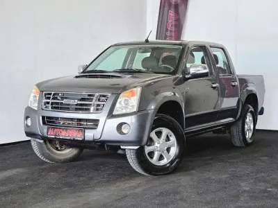 Käytetty Isuzu D-Max 163 HP (119 kW) 2010 Harmaa Nouto