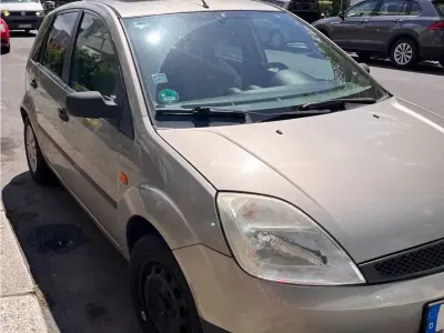 Gebraucht Ford Fiesta 80 PS (58 kW) 2003 Silber Kleinwagen