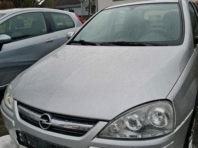 Silber Gebraucht 2005 Opel Corsa Kleinwagen | 2.100 € (Etwas zu teuer)
