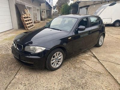 Gebraucht BMW 116 122 PS (89 kW) 2011 Schwarz Kleinwagen
