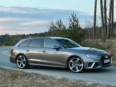 Gebraucht Audi A4 S-Line 204 PS (150 kW) 2021 Andere farben Kombi
