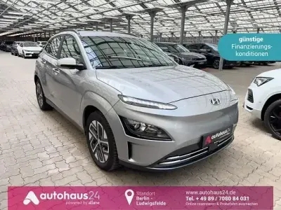 Gebraucht Hyundai Kona Select 100 kW (136 PS) 2022 Silber SUV