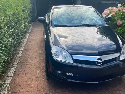 Gebraucht Opel Tigra Edition 125 PS (91 kW) 2009 Schwarz Cabrio