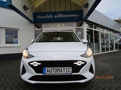 Gebraucht Hyundai i10 Trend 67 PS (49 kW) 2024 Weiß Kleinwagen