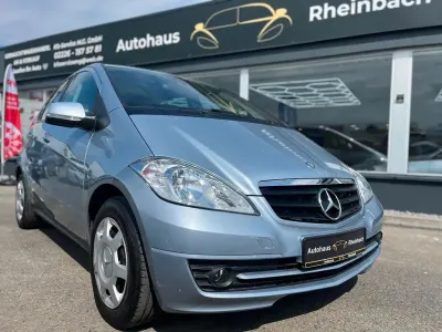 Gebraucht Mercedes A160 95 PS (69 kW) 2010 Blau Limousine