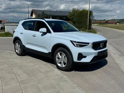 Nowe Volvo XC40 163 KM (119 kW) 2026 Niebieski SUV