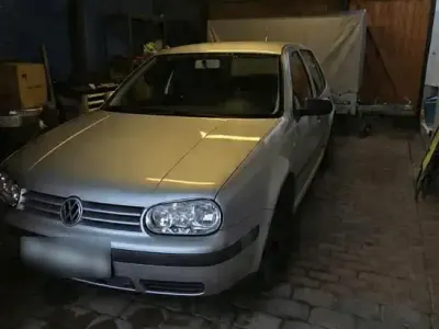 Gebraucht VW Golf IV 90 PS (66 kW) 2000 Silber Kleinwagen