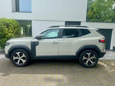 Gebraucht Dacia Duster Journey 131 PS (96 kW) 2025 Grau SUV