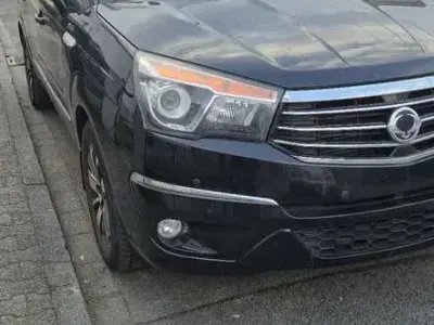 Gebraucht SsangYong Rodius Sapphire 178 PS (130 kW) 2016 Schwarz Van / Kleinbus