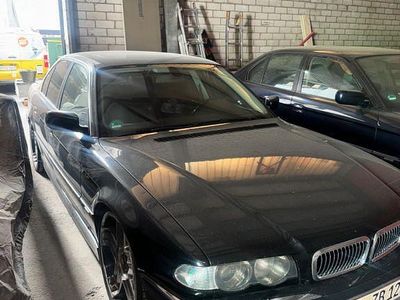 BMW 740
