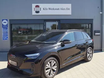 Gebraucht Audi Q4 e-tron Basis 150 kW (204 PS) 2023 Schwarz SUV