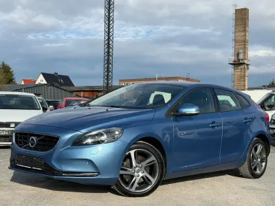 Usata Volvo V40 You! 122 CV (89 kW) 2016 Blu Berlina