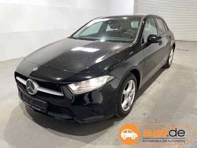Gebraucht Mercedes A180 116 PS (85 kW) 2022 Schwarz Limousine