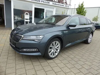 Gebraucht Skoda Superb Style 150 PS (110 kW) 2020 Grau Kombi