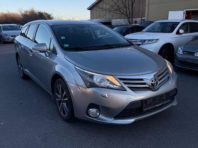 Usata Toyota Avensis 147 CV (108 kW) 2013 Argento Station wagon