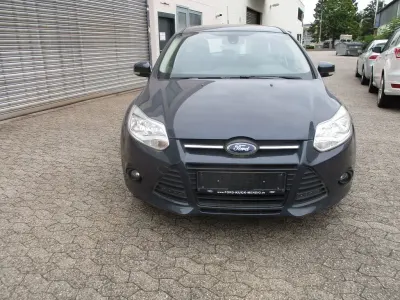 Gebraucht Ford Focus SYNC Edition 125 PS (91 kW) 2014 Grau Limousine