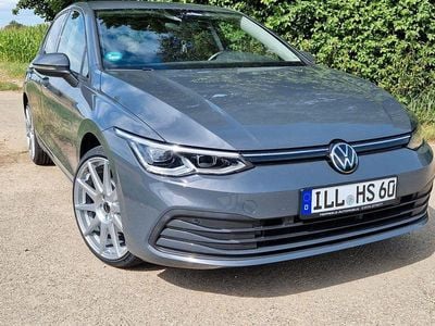 Grau Gebraucht 2022 VW Golf Life Limousine | 22.700 € (Fairer Preis)